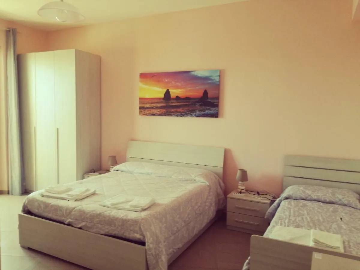 B&B La Spiaggetta Di Stazzo Acireale 0*,