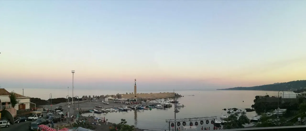 B&B La Spiaggetta Di Stazzo Acireale Panzió